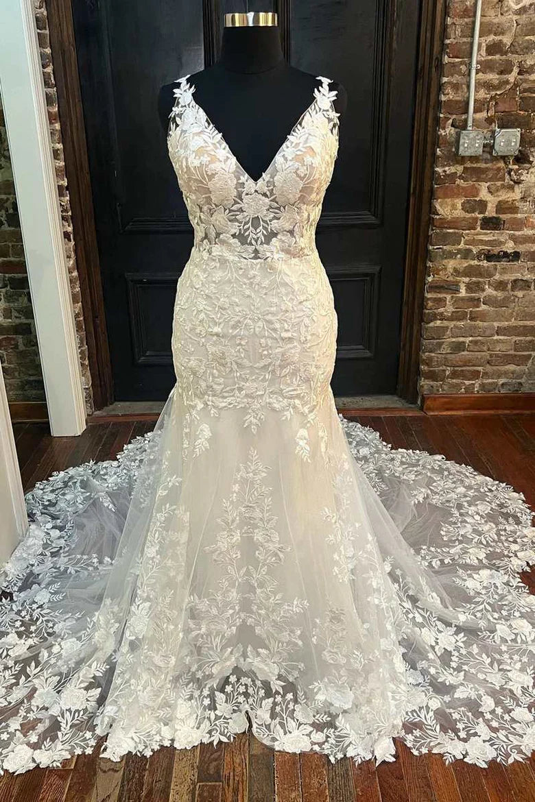 Vestido de novia largo de corte trompeta con escote en V y encaje floral